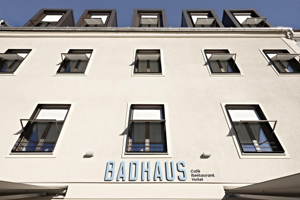 Badhaus - Hotel/Restaurant/Cafe Бад Хол Екстериор снимка